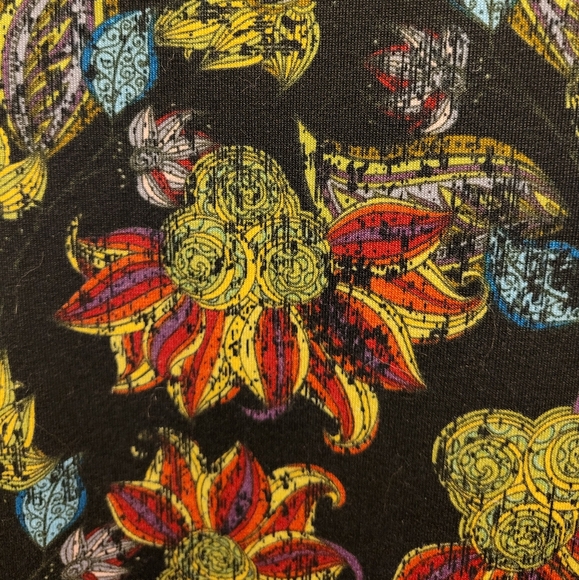 Lularoe classic Tee style Nwot - Picture 5 of 9